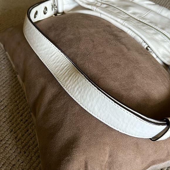 Coach Bag - Picture 4 of 15